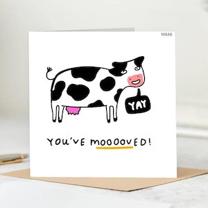 Carte de nouvelle maison amusante - Carte de voeux de jeu de mots vache - Faire-part de déménagement ou cadeau de pendaison de crémaillère pour les amis ou la famille.