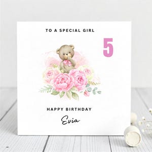 Carte d'anniversaire personnalisée pour 5 ans pour fille - Design de carte florale - Prénom personnalisé.
