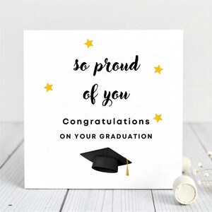 Afstuderen felicitatiekaart-So Proud of You Card-Cap en Star Design-Graduate Achievement Card-Class of 2025-groet voor afgestudeerde