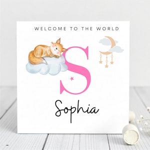 Carte personnalisée pour nouveau-né - Prénom personnalisé - Bienvenue dans le monde - Idée cadeau pour chambre de bébé renard et lune - Baby shower - Pour nouveau-né fille.