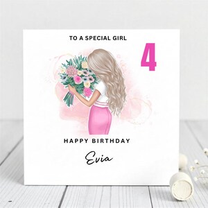 4e carte d'anniversaire pour fille - Illustration de bouquet de fleurs - Carte d'anniversaire élégante pour enfants.