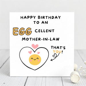 Carte d'anniversaire drôle de belle-mère-carte mignonne et humoristique pour voeux d'illustration d'oeuf de belle-mère-cœur.