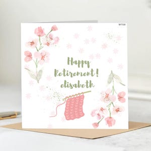 Gepersonaliseerde pensioenkaart bloemen breien-Happy Retirement Elisabeth-roze garen en bloemdessin - vrouwelijke gepensioneerde kaart.