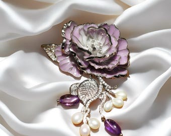Broche original hecho a mano con rosa morada, colgante con perla natural y alfiler de amatista, regalo para San Valentín o Día de la Madre.