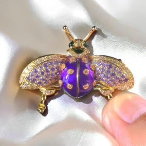 手作りの紫色のスーパーフラッシュてんとう虫のブローチペンダント、絶妙なヴィンテージの高級昆虫ブローチジュエリー