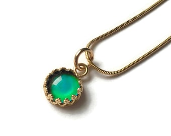 Gold Mood Necklace | Gold Plated Mood Pendant Necklace | Gold Crown Mood Necklace | Color Changing Mood Jewelry Gift for Her Mood Stone Gift