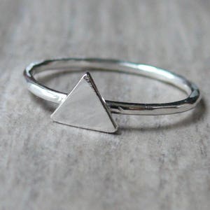 Sterling silver triangle ring • Geometric jewelry • Silver stacking ring • Handmade silver ring