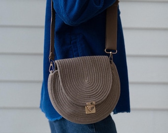 Crossbody-tas voor dames – handgemaakte kleine schoudertas – beige boho-tasje – tas met verstelbaar riempje – cadeau voor haar, VS
