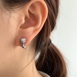 Örhänge i rostfritt stål med vinge och kubisk zirkonia med skruv: Ängelvinge, brosk, tragus helix piercing, present till henne bild 5
