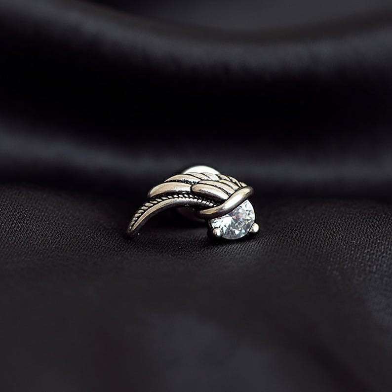 Örhänge i rostfritt stål med vinge och kubisk zirkonia med skruv: Ängelvinge, brosk, tragus helix piercing, present till henne bild 6