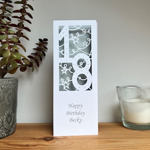 Carte pop-up 3D personnalisée 18e anniversaire / TheCutBoxCrafts