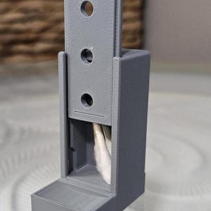 Magnetic Dog Scent Training Vessel: Self-Rewarding Nosework Box