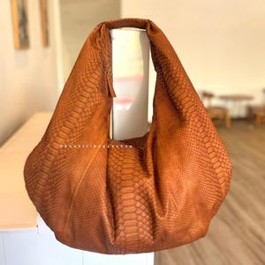 Cognac Python Läder Hobo Bag – Lyxig Ormskinns Axelväska, Äkta Stor Överdimensionerad Plånbok