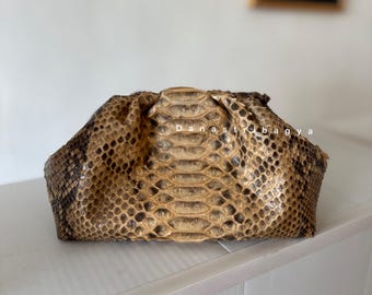 Echter Beutel aus beigem Pythonleder: Luxuriöser Schlangenleder-Dumpling-Beutel