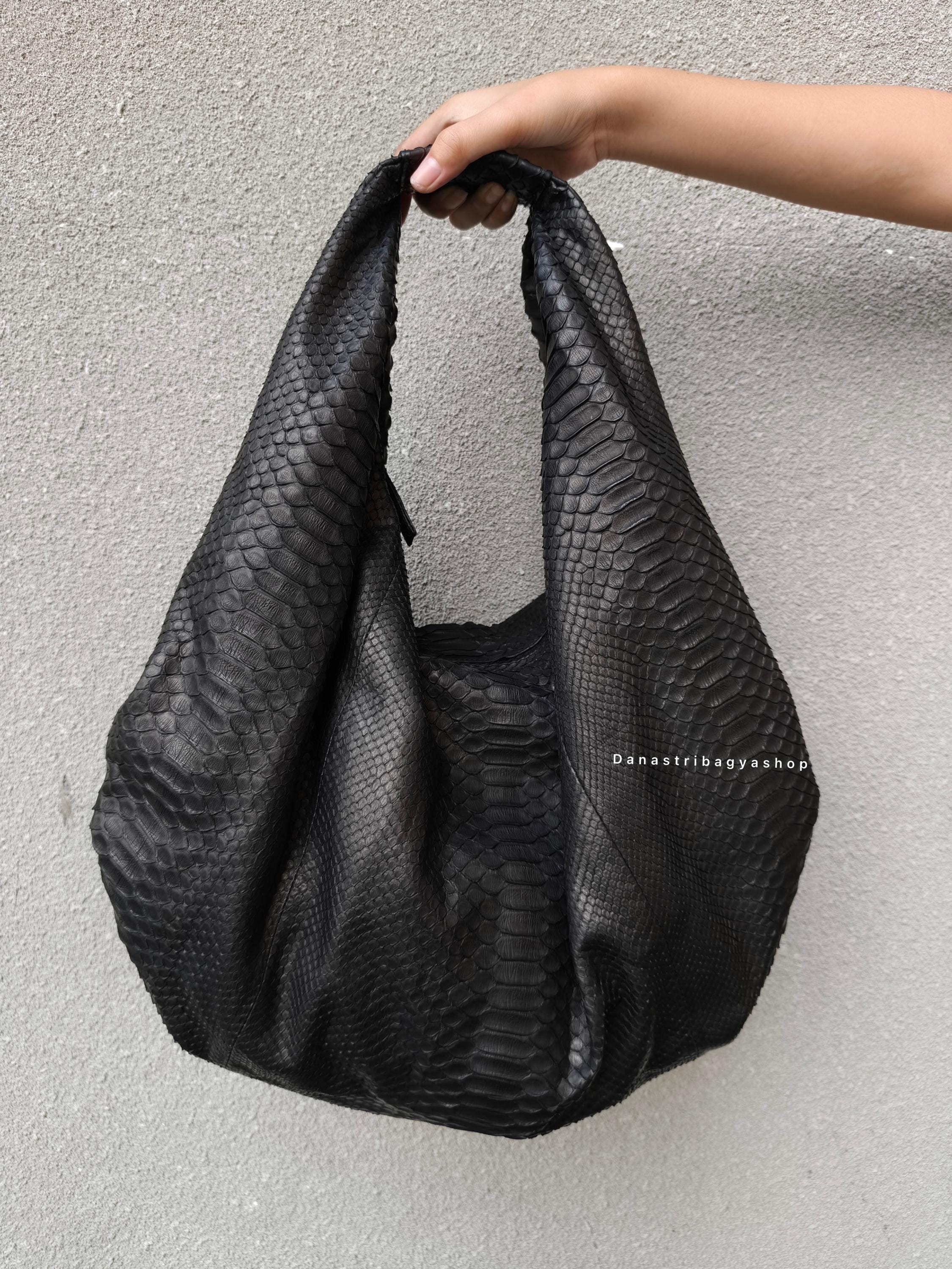 loose lamb leather body bag ベージュ