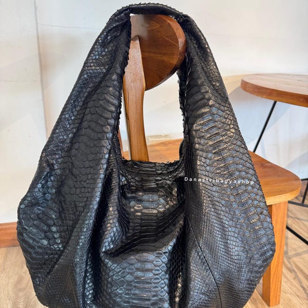 Bolso grande tipo hobo de piel de pitón negra brillante: bolso de hombro grande de piel de serpiente de lujo