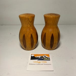 Mid Century Modern Wood Salt & Pepper Shakers | MCM Style | Wood Stoppers | Vintage Kitchen Decor | Minimalist Danish-Inspired Design