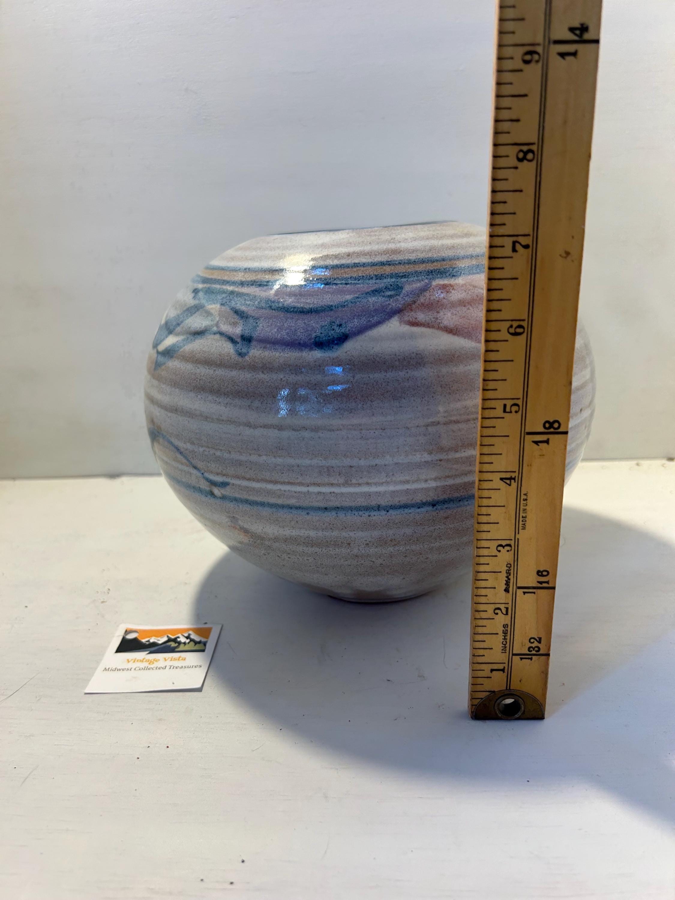 ハンドメイドスタジオ陶器花瓶 | ピンク、ブルー、ホワイトの釉薬