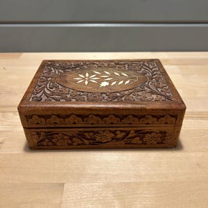 Hand Carved Wooden Jewelry Box | Floral Inlay Lid |Vintage Trinket Box, Made in India, Boho Decorative Keepsake Box, Intricate Woodwork Gift