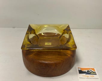 Vintage jaren 70 amberkleurige glazen asbak | Vierkante glazen asbak | Retro rookaccessoire | Bargerei uit het midden van de eeuw | Ontwerp met 4 sleuven