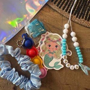 Custom bracelets, kids party favor kit, bracelet diy kit, bracelet making kit, birthday party goodie bag, activity bag, loot bag filler