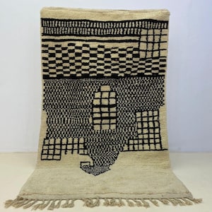 Boujaad wool rug -Black And White Rug -Beni Ourain Rug: Moroccan Geometric Pattern - Hand Knotted Wool