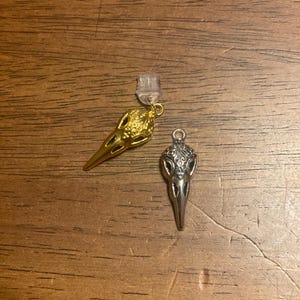 Raven Skull Dust Plug Charms for E-Readers | Kindle Charm | Iphone | Ipad | Micro USB | USB-C