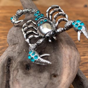 Gorgeous rhinestone scorpion brooch