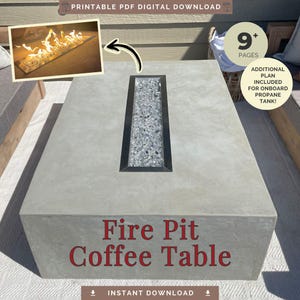 以下が含まれることがあります： コンクリート製の暖炉付きコーヒーテーブルの印刷可能なPDFデジタルダウンロードプラン。プランには、オンボードプロパンタンク用の追加プランが含まれています。画像は、黒い火箱と灰色の火ガラスが付いた完成した暖炉付きコーヒーテーブルを示しています。