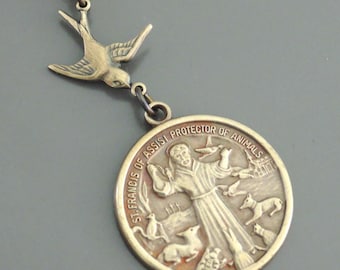 Vintage Jewelry - Vintage Necklace - Saint Francis necklace - Brass Necklace - Religious jewelry - Catholic necklace - handmade jewelry