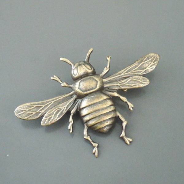 Vintage Jewelry - Vintage Brooch - Bee jewelry - Bee Brooch - Insect jewelry - Bee Pin - Chloe's Vintage Jewelry - handmade jewelry