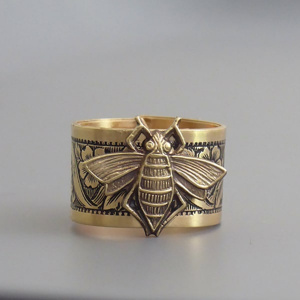 Vintage Jewelry - Vintage Ring - Bee Ring - Flower Ring - Cute Ring - Adjustable Ring - Brass Ring - Chloe's Vintage handmade jewelry