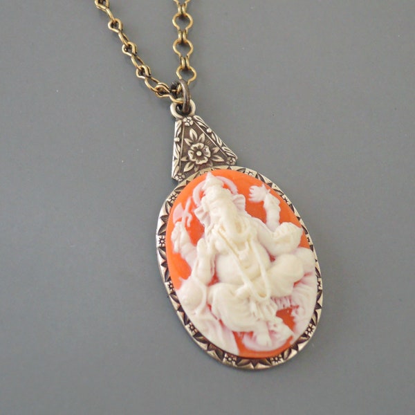 bijoux vintage - collier vintage - collier éléphant - collier Ganesha - bijoux en laiton - collier orange - bijoux vintage Chloes