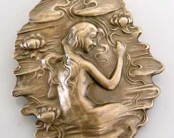 Broche Art nouveau vintage en laiton : épingle sirène et fleur de lotus