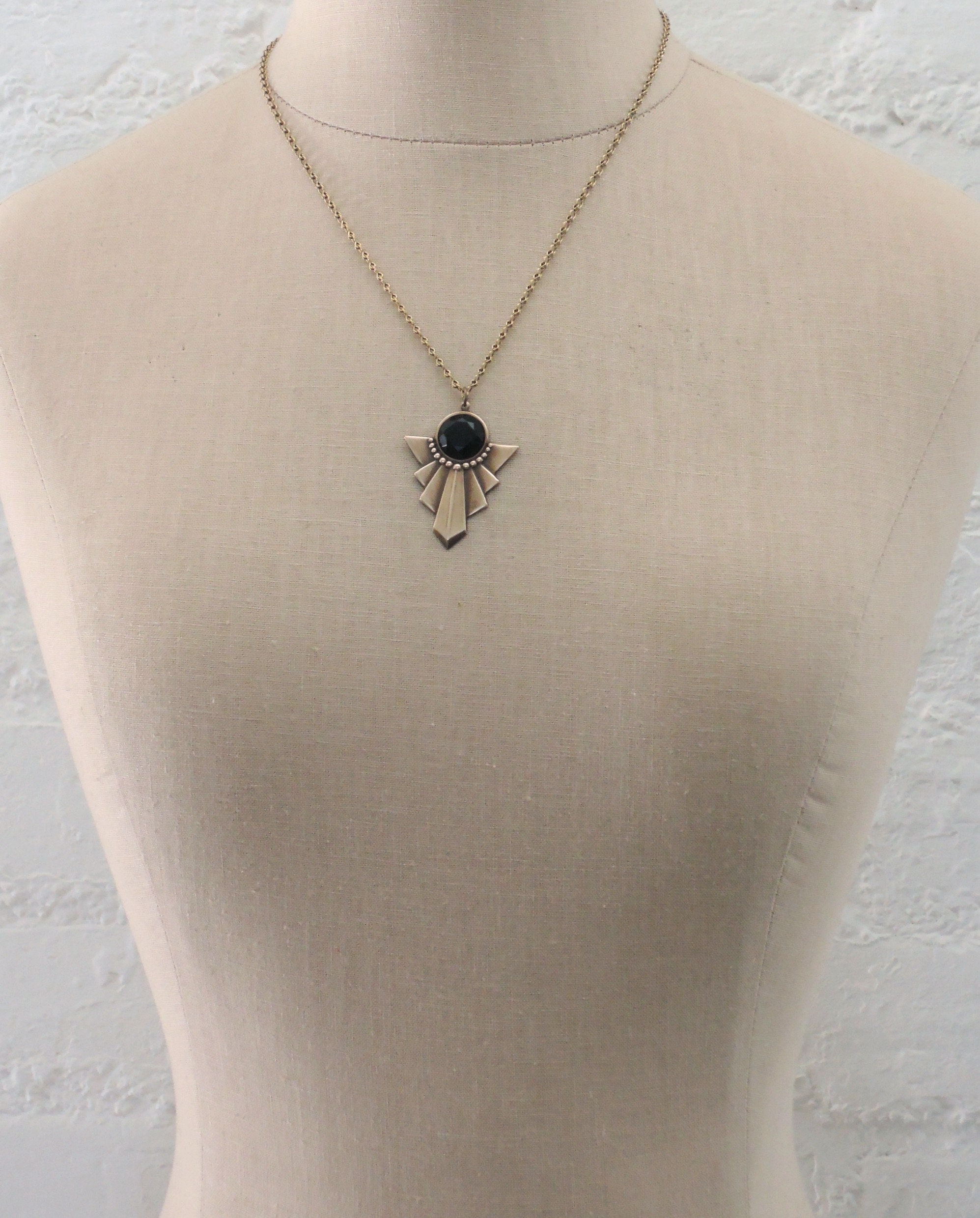 ネックレス・ペンダント Chloe Charm Necklace In Vintage Gold Brass Chloé The Chloé Charms Necklace | Chloé US