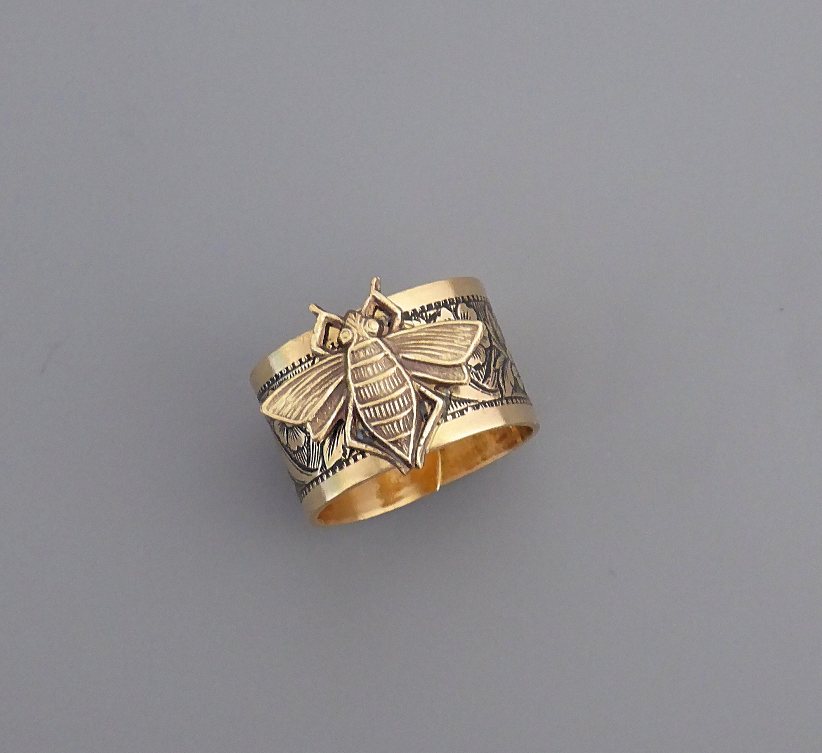 Vintage Jewelry - Vintage Ring - Bee Ring - Flower Ring - Cute Ring - Adjustable Ring - Brass Ring - Chloe&#39;s Vintage handmade jewelry