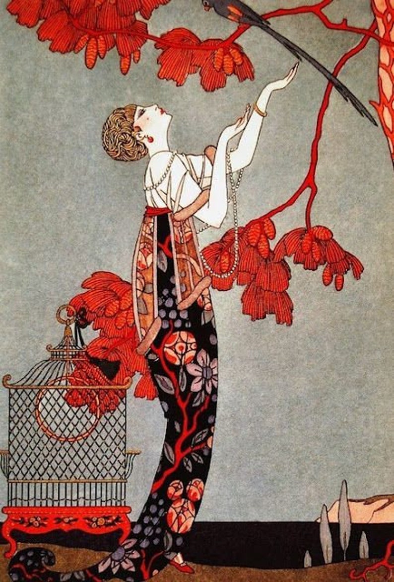 Peut inclure: Une femme v&ecirc;tue d'une robe &agrave; motifs noirs et rouges avec un oiseau perch&eacute; sur une branche au-dessus d'elle. Elle porte un collier de perles et tient une cage &agrave; oiseaux.