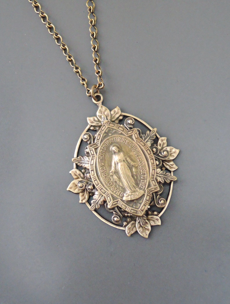 Vintage Jewelry - Vintage Necklace - Mother Mary Necklace - Catholic jewelry - Chloes Vintage Jewelry - Spiritual Jewelry - handmade jewelry 