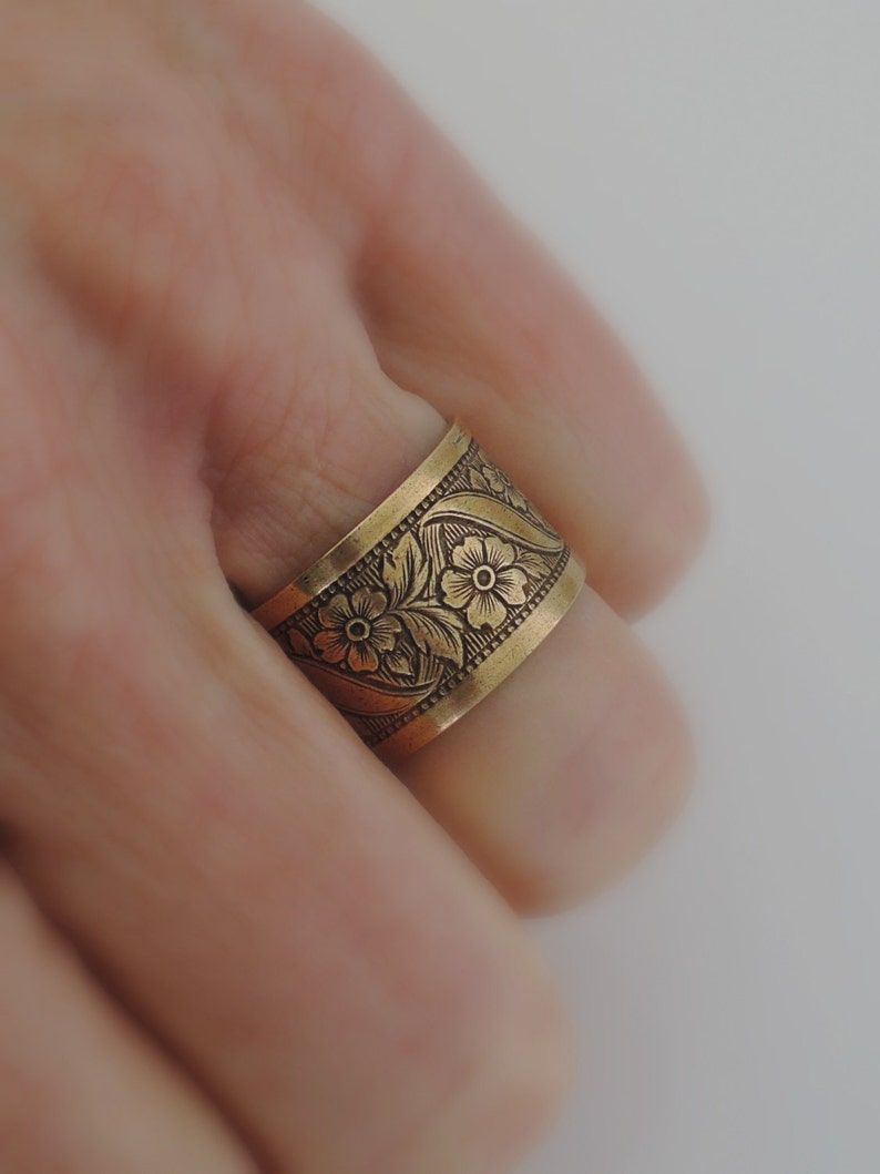 Vintage Jewelry Vintage Ring Floral ring Brass Ring Adjustable Ring Flower Ring Band Ring Chloes Vintage handmade image 1