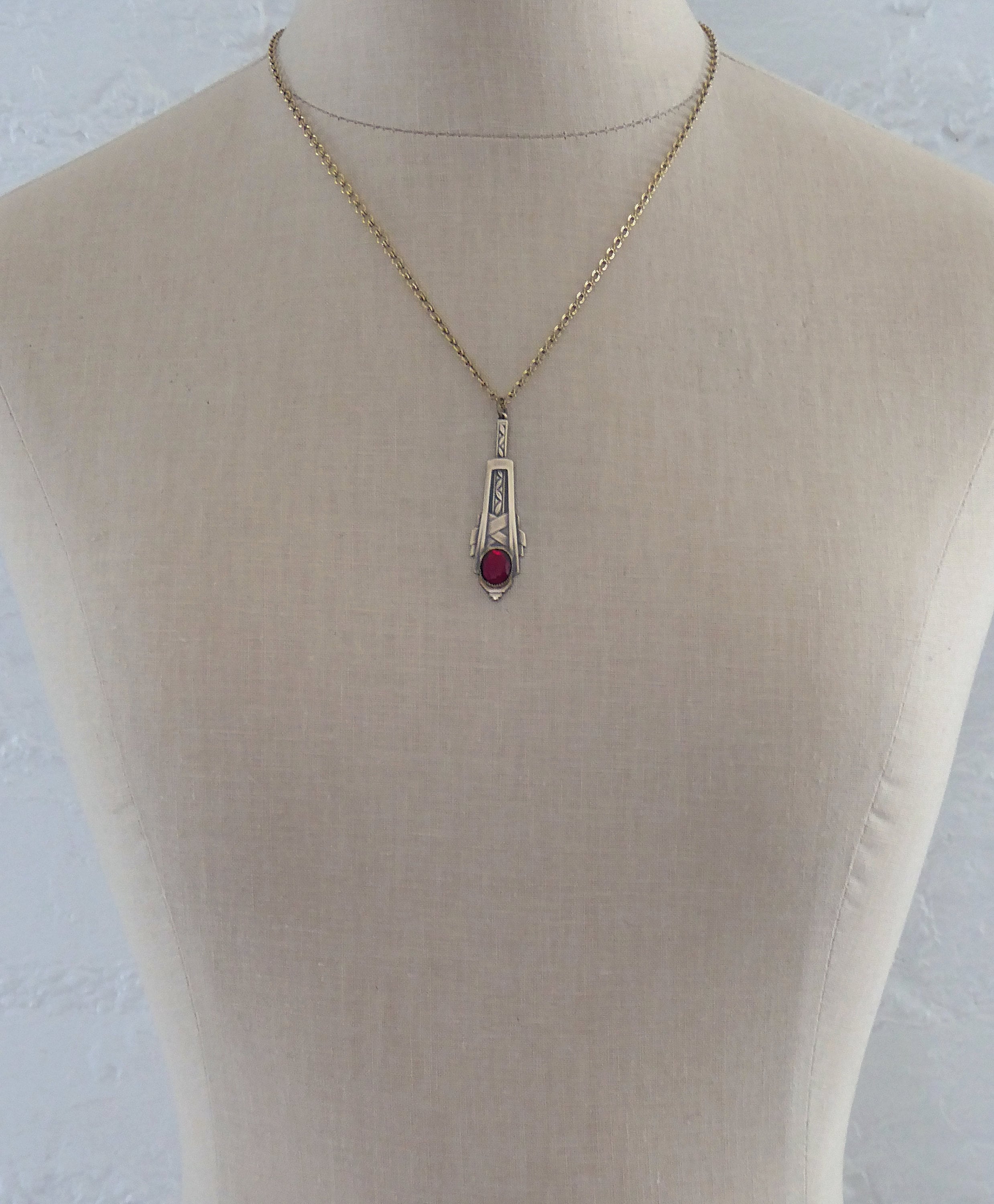 Pendentif Ancien Style Art Déco En émail Rouge Et Strass - Rétro, Goutte D'eau, Métal Argenté