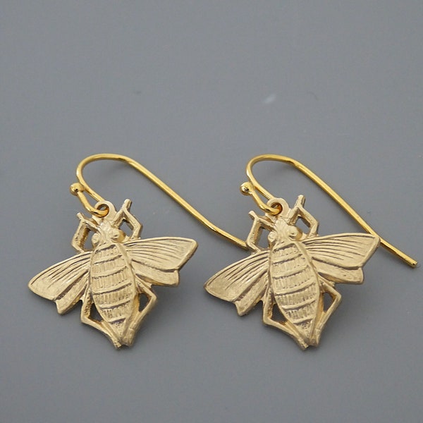 Vintage Jewelry - Vintage Earrings - Bee Earrings - Bee Jewelry - Gold Brass Earrings - Cute Earrings - Chloe's Vintage Jewelry