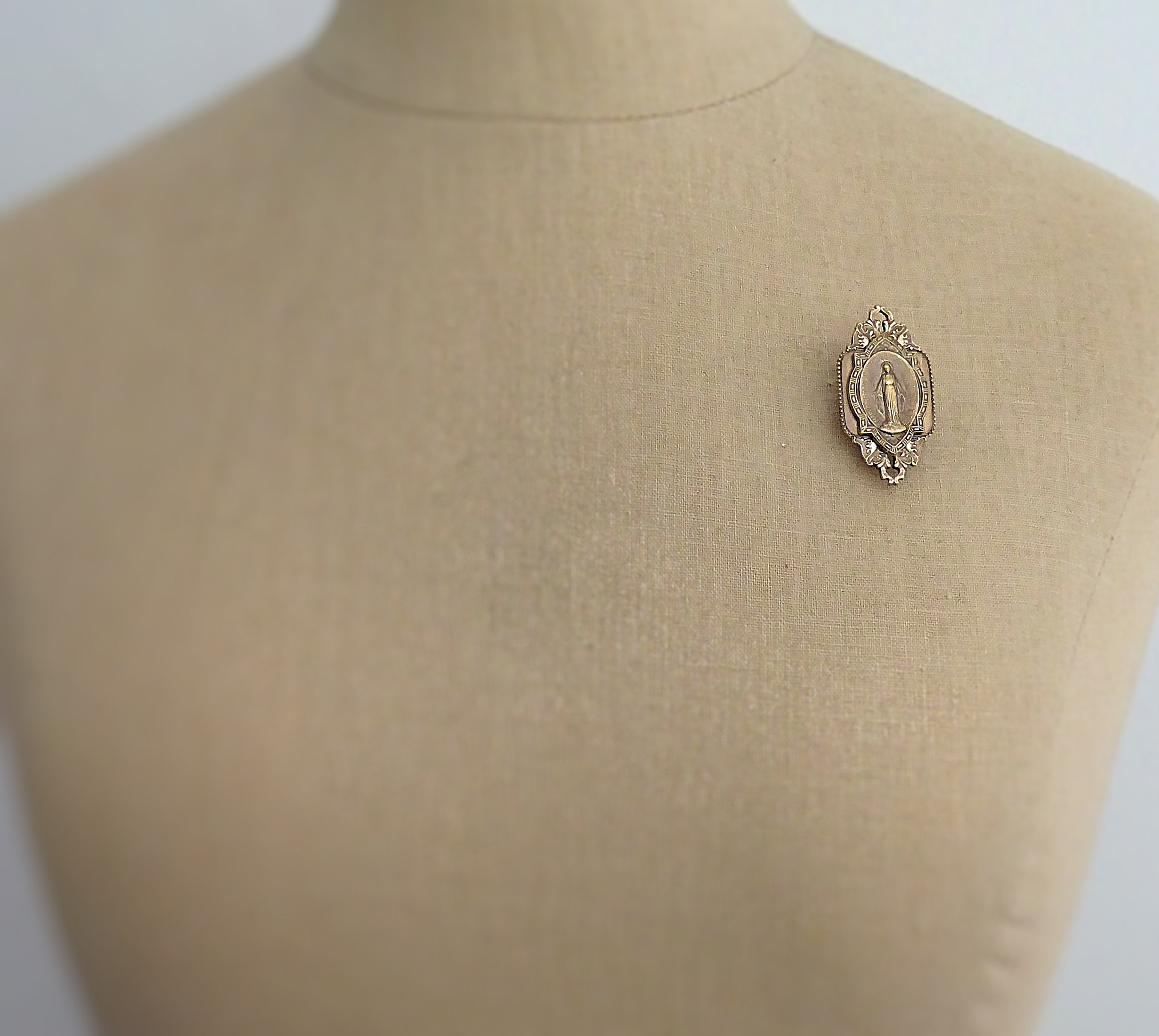Vintage Jewelry - Vintage Brooch - Mother Mary Jewelry - Brass Brooch - Spiritual Jewelry - Catholic Jewelry - Catholic Brooch - handmade