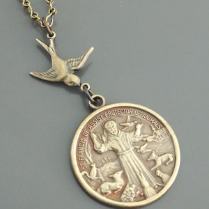 Vintage Jewelry - Vintage Necklace - Saint Francis necklace - Brass Necklace - Religious jewelry - Catholic necklace - handmade jewelry
