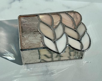 Pale Peach Stained glass trinket box: Ombre Knit Stitch