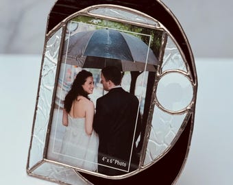 Black Stained Glass Picture Frame: Clear Texture, Beveled Circle