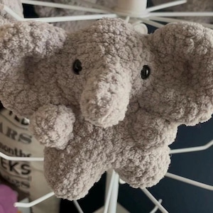 Ręcznie robiony na szydełku pluszowy słoń – słodka zabawka Amigurumi – miękki pluszowy prezent – prezent na baby shower – wystrój pokoju dziecięcego – Kawaii Elephant