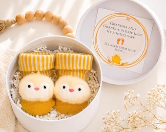 Grandparents Pregnancy Announcement Box: Baby Booties Keepsake Gift, Spanish New Grandparent Reveal, Pregnancy Reveal Idea