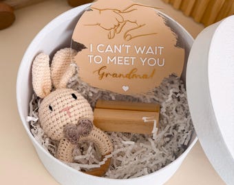 Pregnancy Announcement Gift: Acrylic Sign, Bunny Rattle, Grandparent Surprise, Family Announcement Box, Baby's Arrival Gift, Gift Box