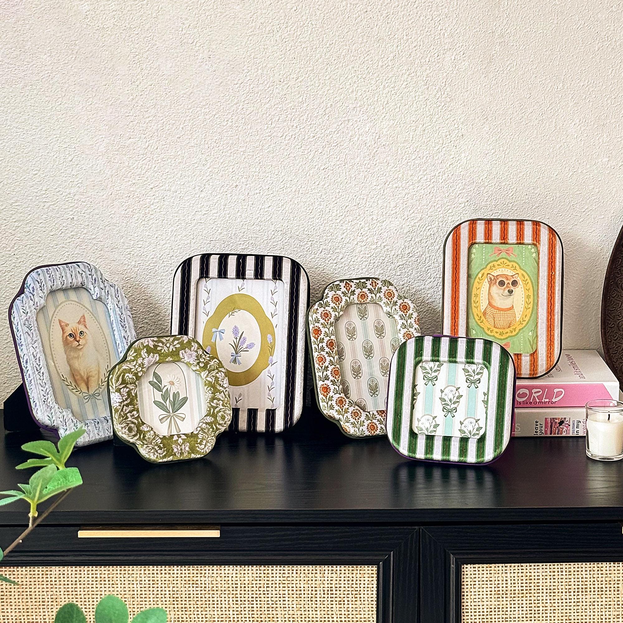 アンティーク雑貨 Shappy Green  velvet photo frame. Amazon.com - Isaac Jacobs 5x7 Green Velvet Picture Frame