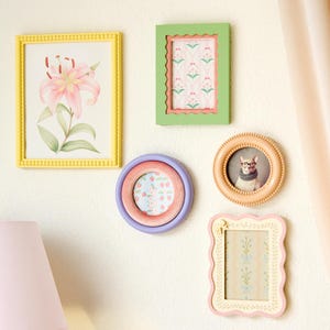 Whimsical Pastel Picture Frame Set – Vintage-Inspired Decor – 5-Piece Gallery Wall – Cottagecore Photo Frames Gift